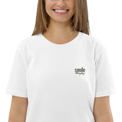 "Smile Everyday" besticktes Shirt Unisex (weiß)